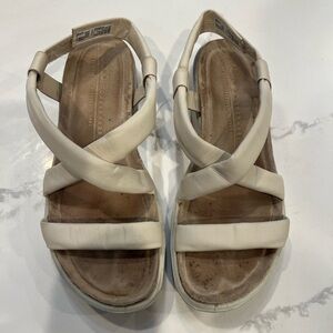 Ecco Women's Cream Cross-Strap Sandals